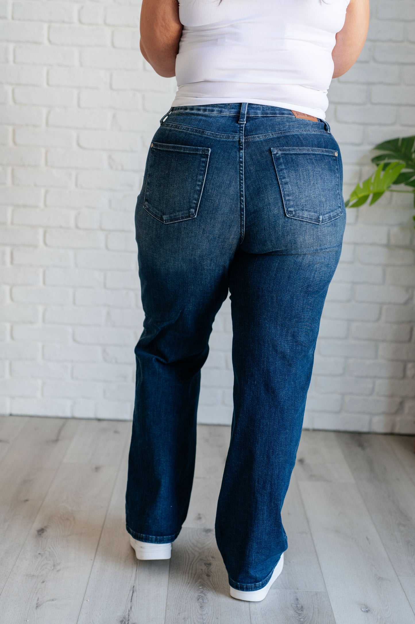 Judy Blue 32" Muriel Mid Rise Control Top Classic Straight Jeans
