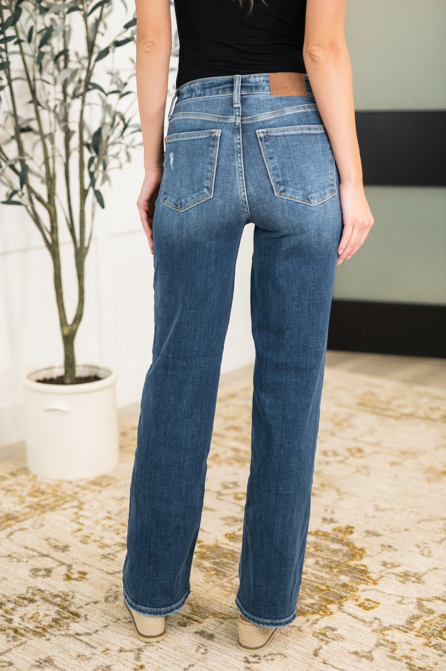 Judy Blue 32" Julia High Rise 90's Straight Leg Jeans