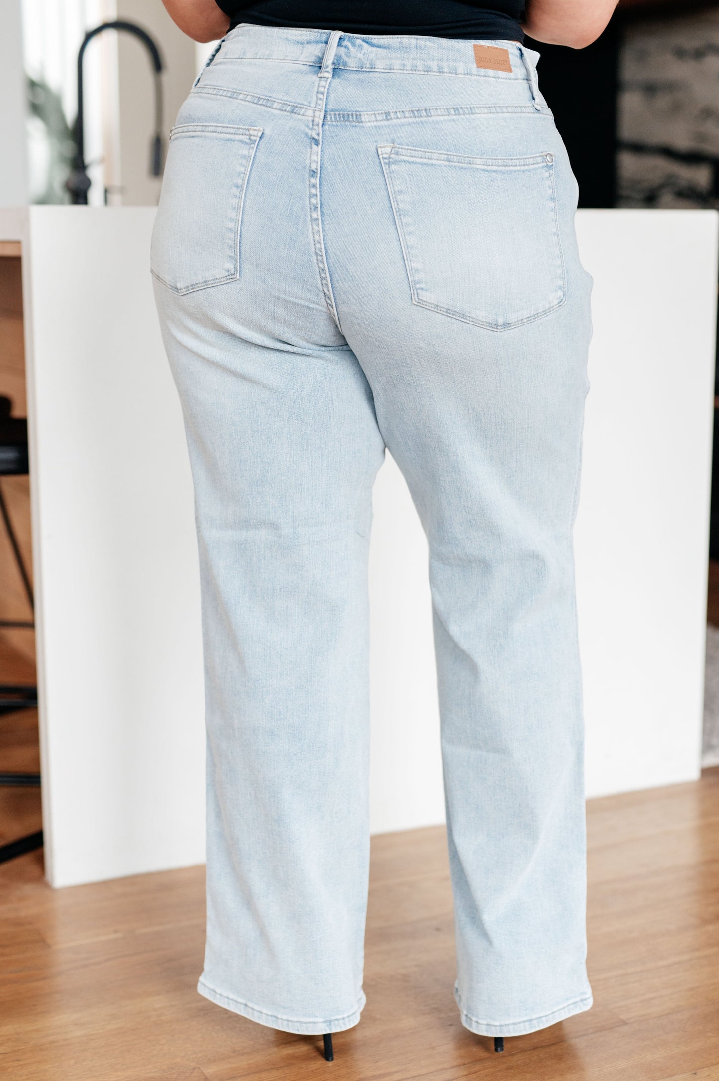 Judy Blue 33" Brooke High Rise Control Top Vintage Wash Straight Jeans