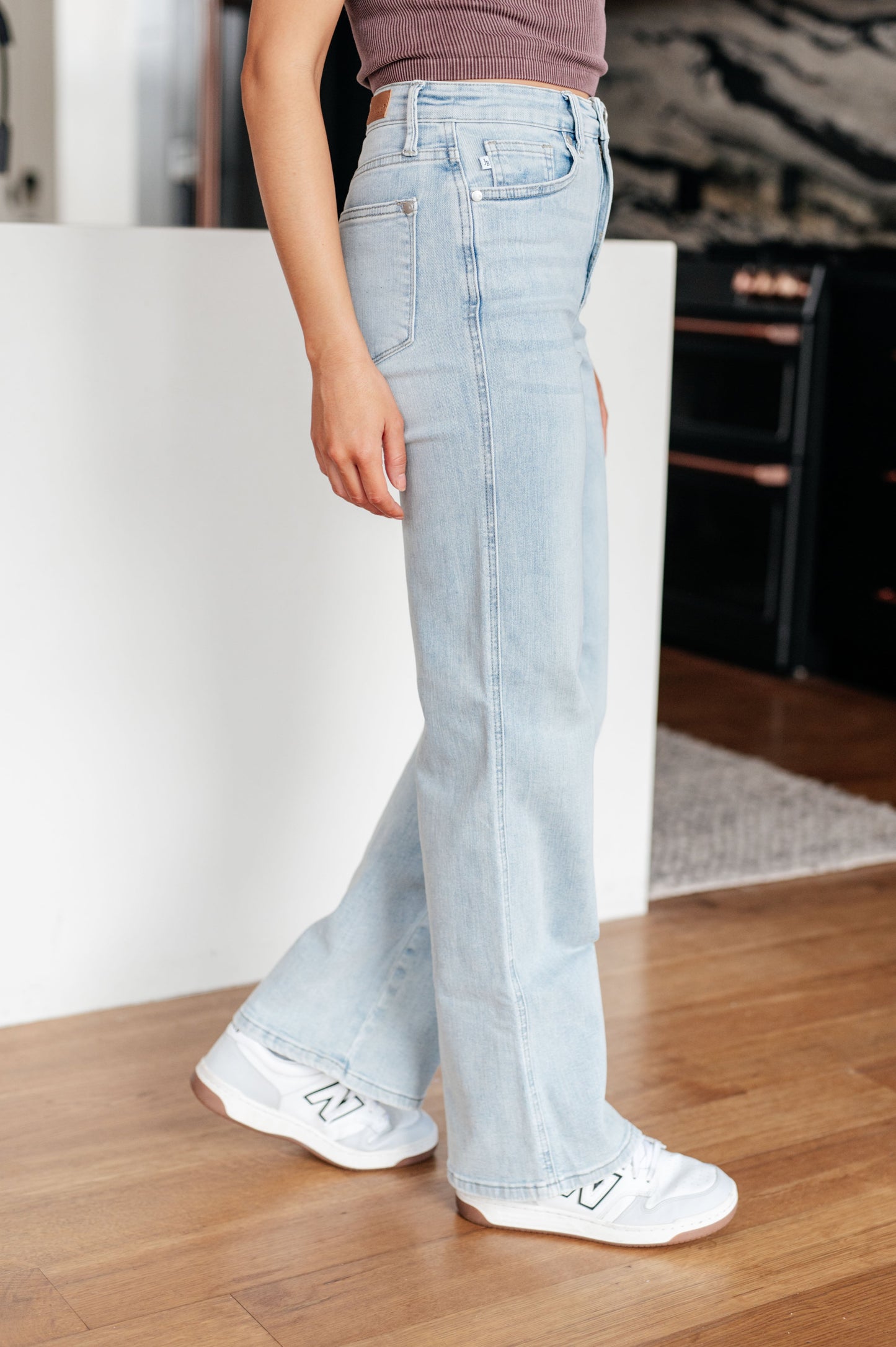 Judy Blue 33" Brooke High Rise Control Top Vintage Wash Straight Jeans