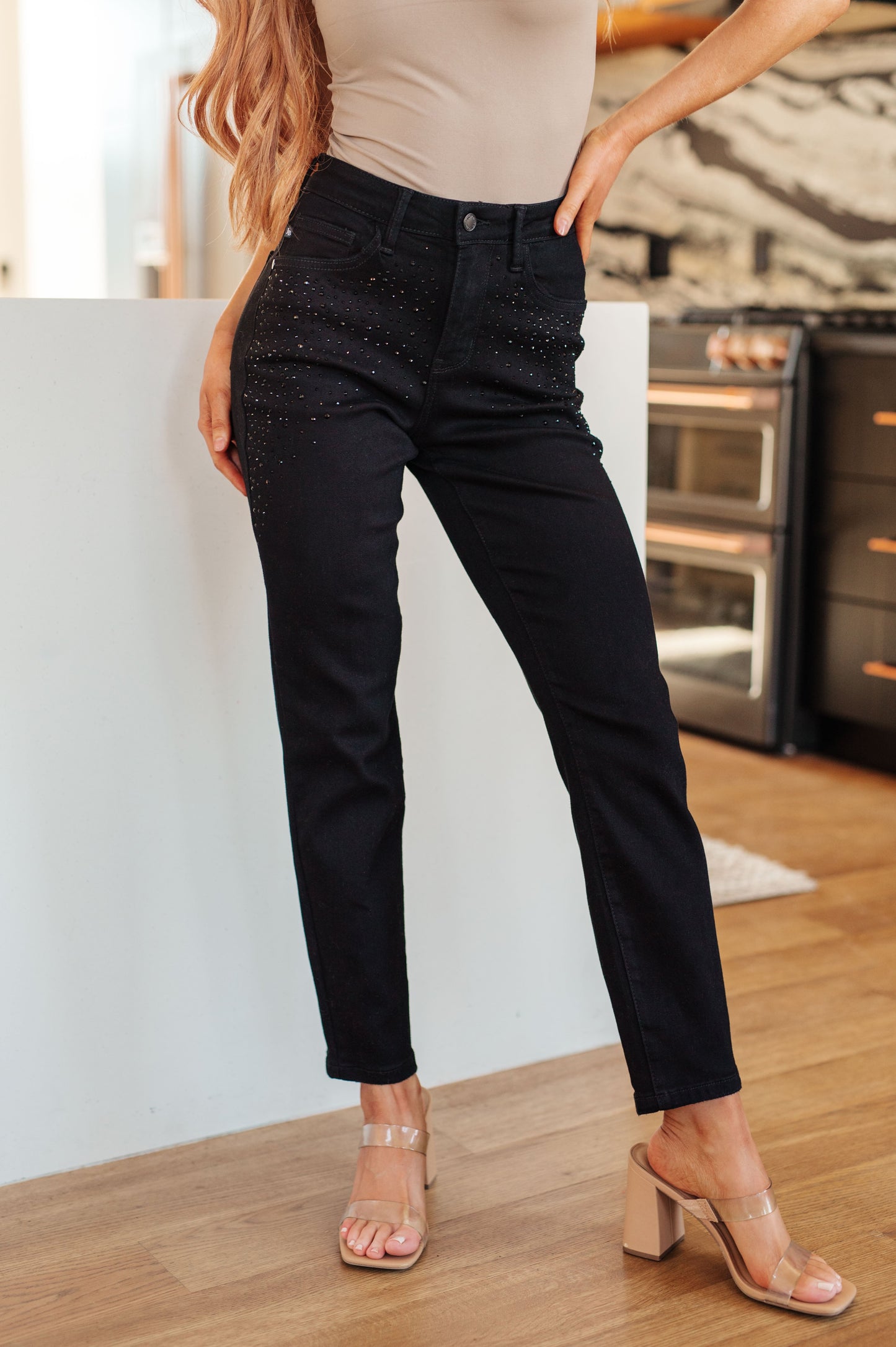 Judy Blue 29" Reese Rhinestone Slim Fit Jeans in Black