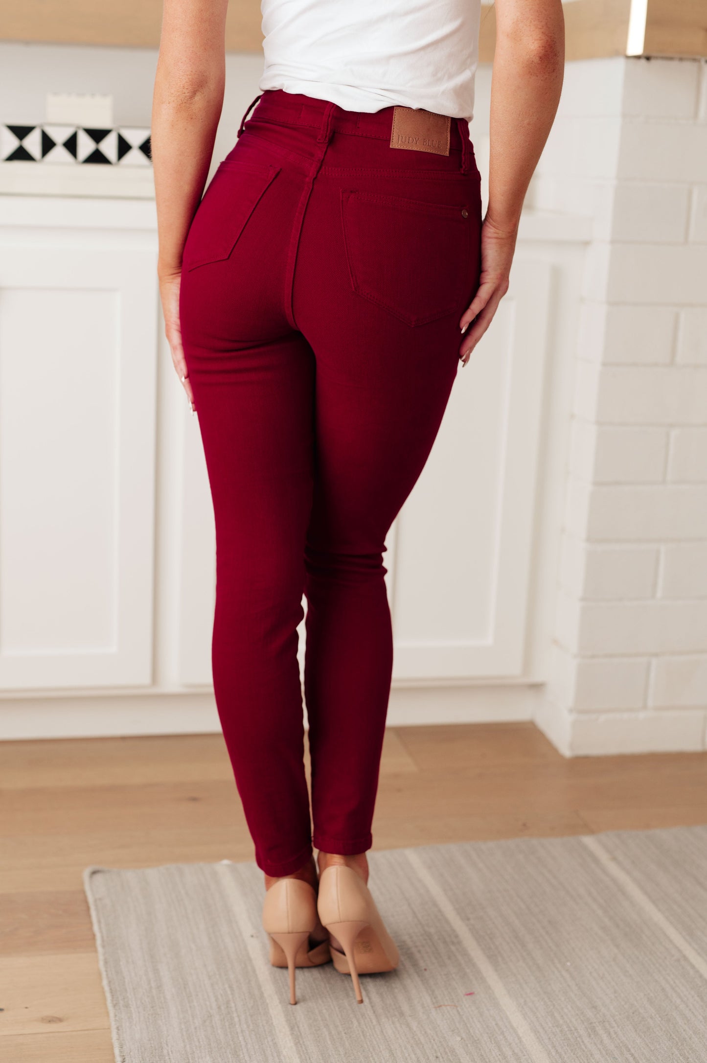 Judy Blue 29" Wanda High Rise Control Top Skinny Jeans Scarlet