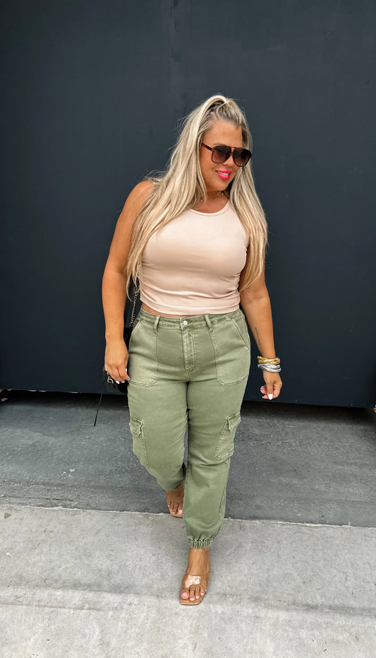 Quinn Cargo Joggers in Olive
