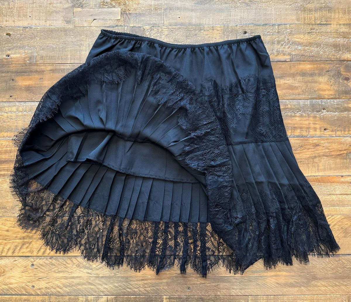 Viviane Lace Slip Skirt in White