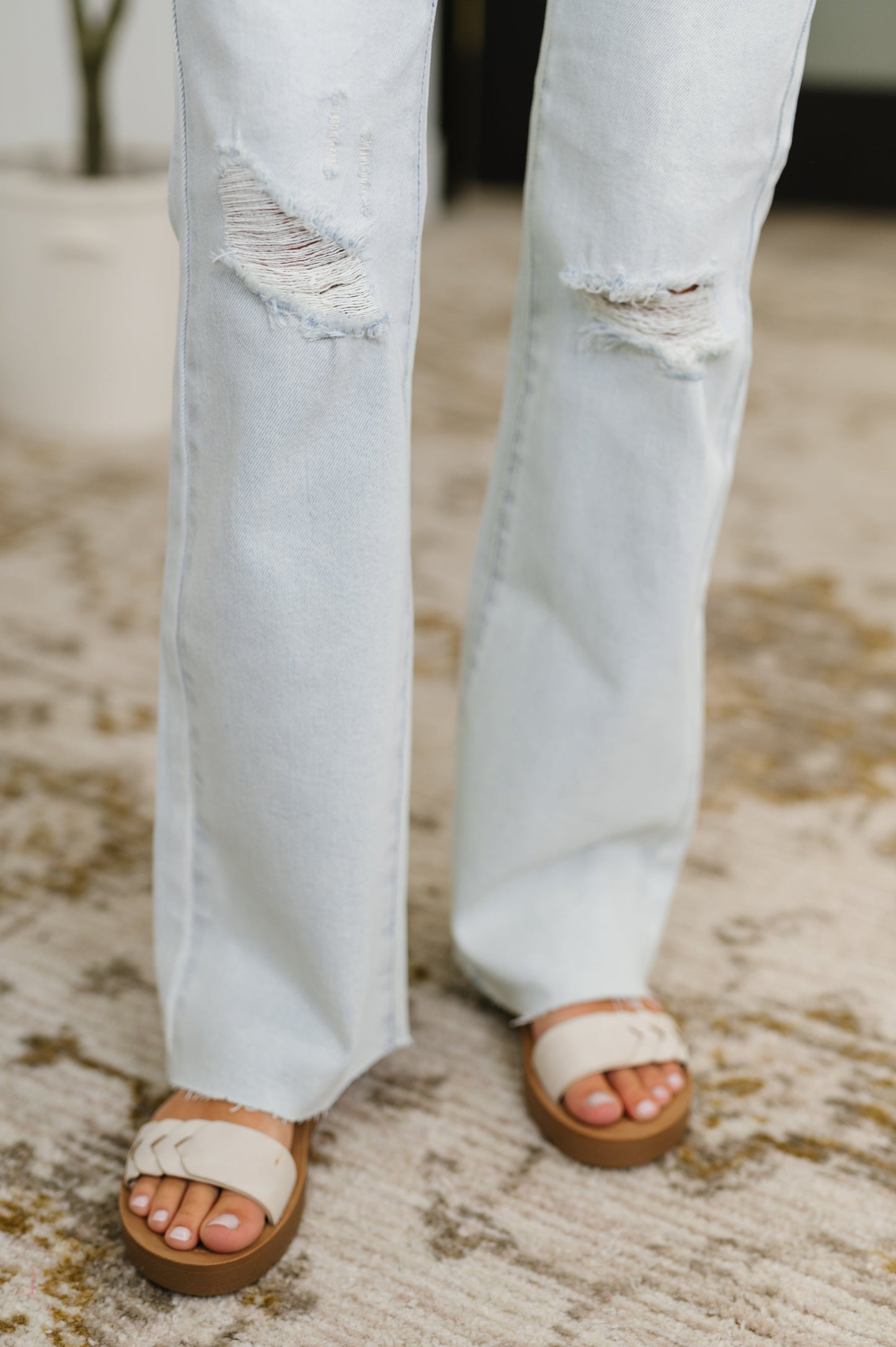 Judy Blue 32.5" Alyse Mid Rise Destroy & Fray Hem Bootcut