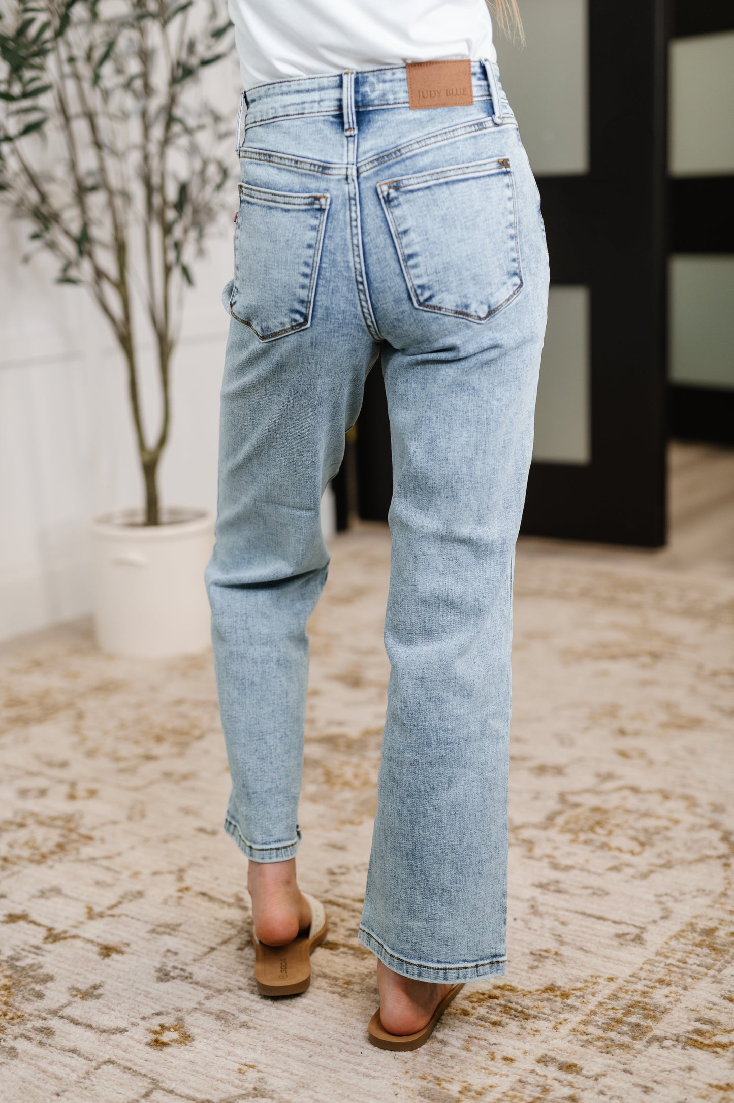 Judy Blue 30" Debbie High Rise Stone Wash Straight Fit Jeans