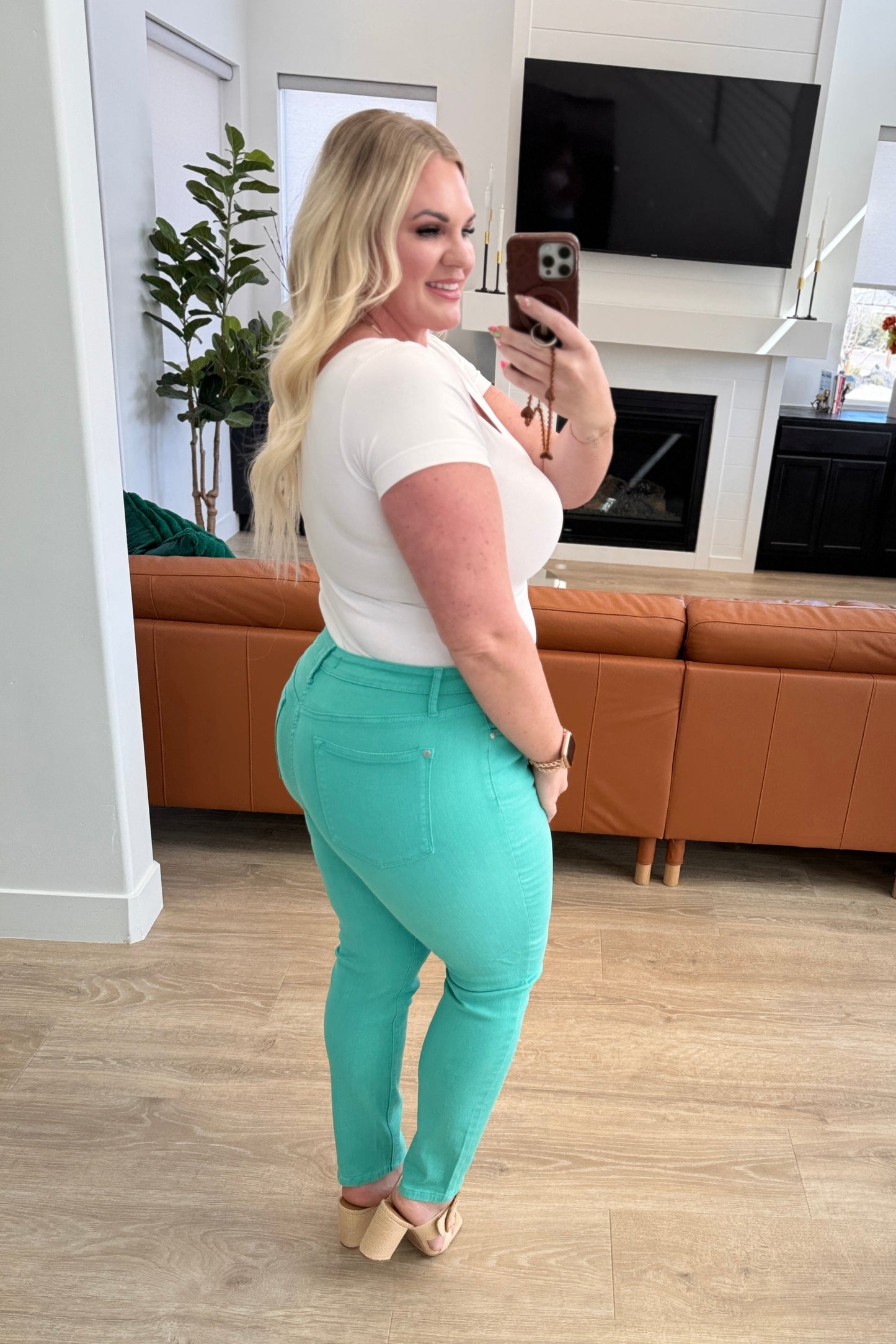 Judy Blue 29" Bridgette High Rise Garment Dyed Slim Jeans in Aquamarine