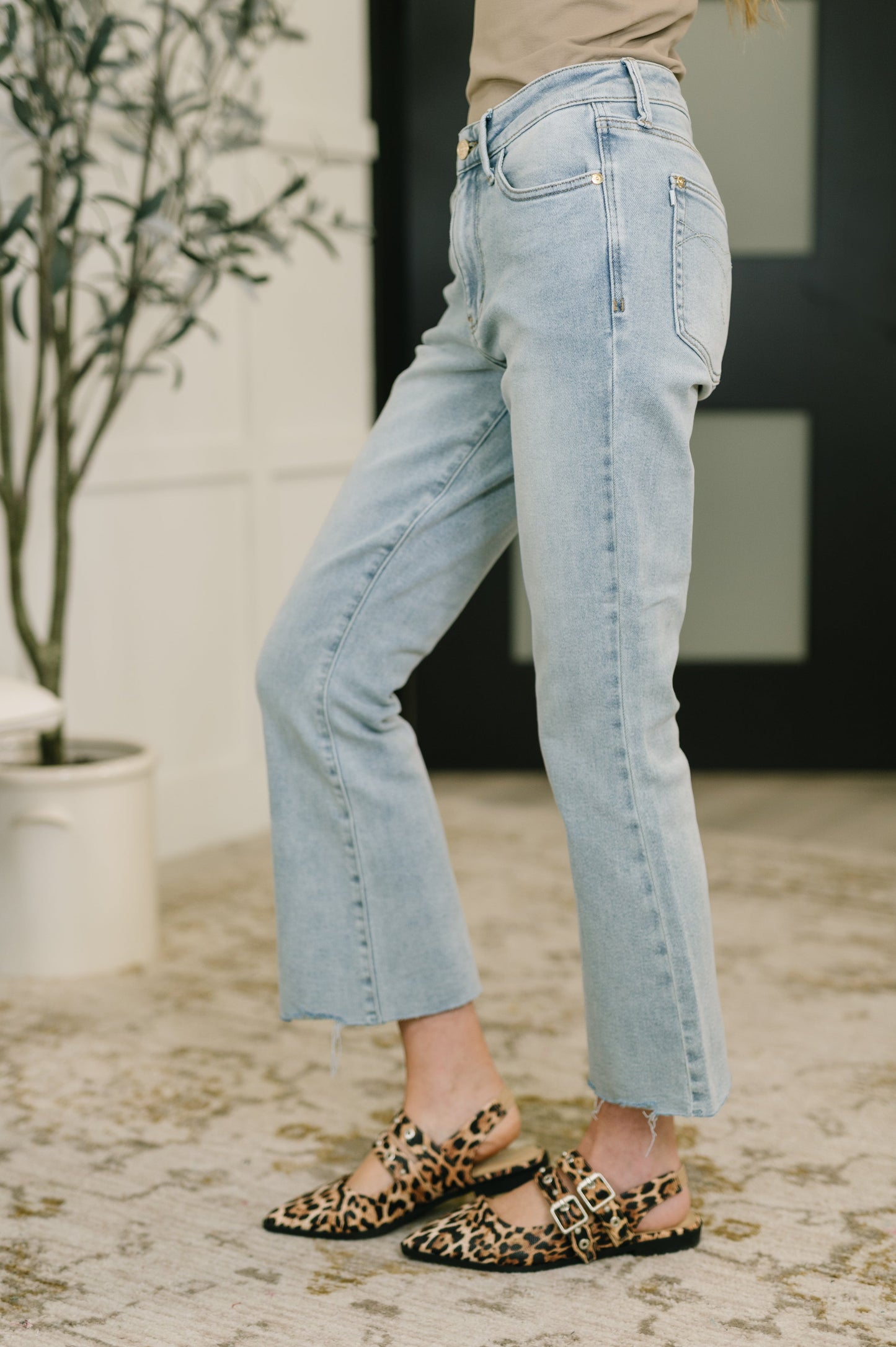 Judy Blue Martha 27" Mid Rise Kick Flare w Raw Hem