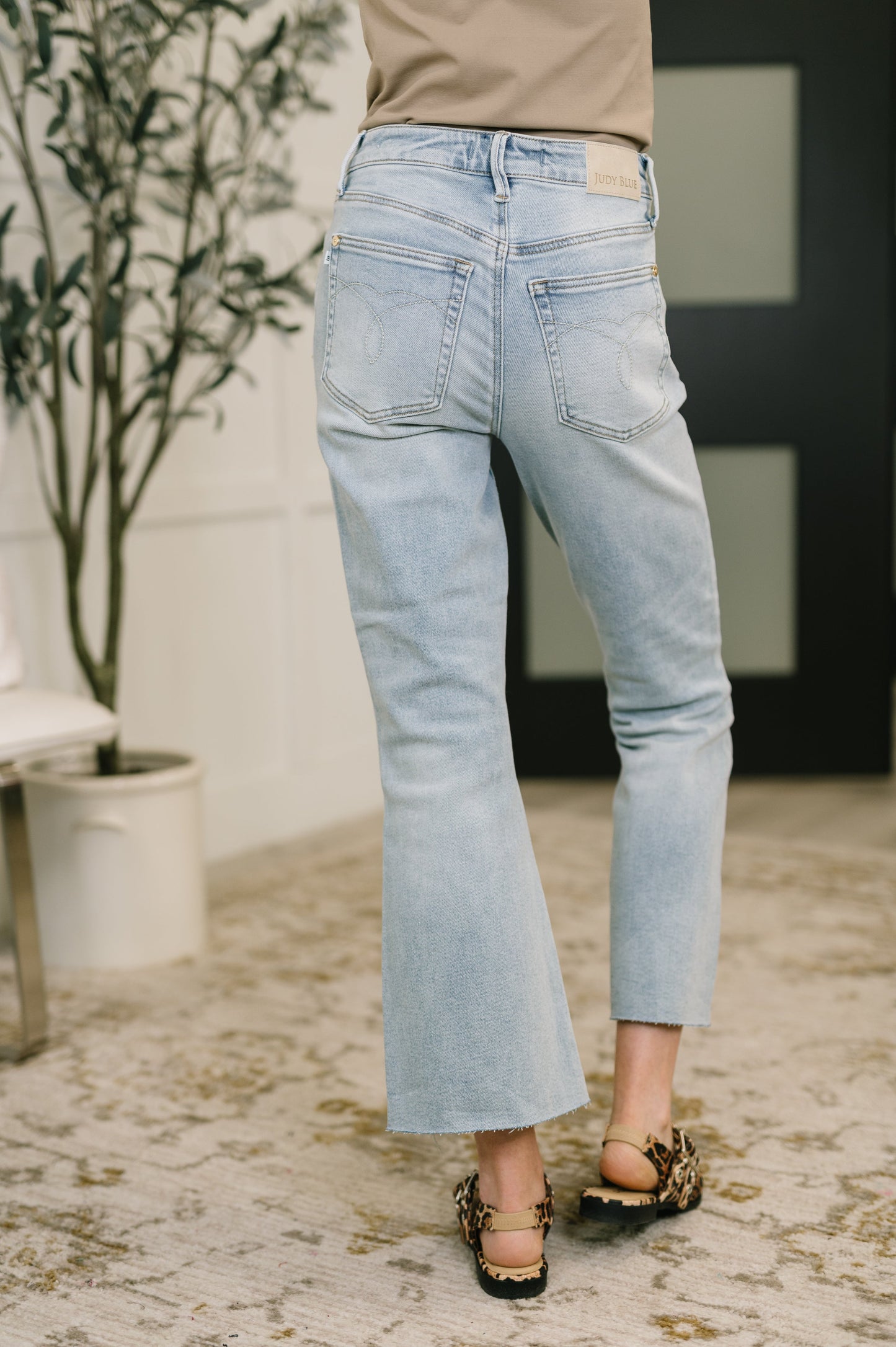 Judy Blue Martha 27" Mid Rise Kick Flare w Raw Hem
