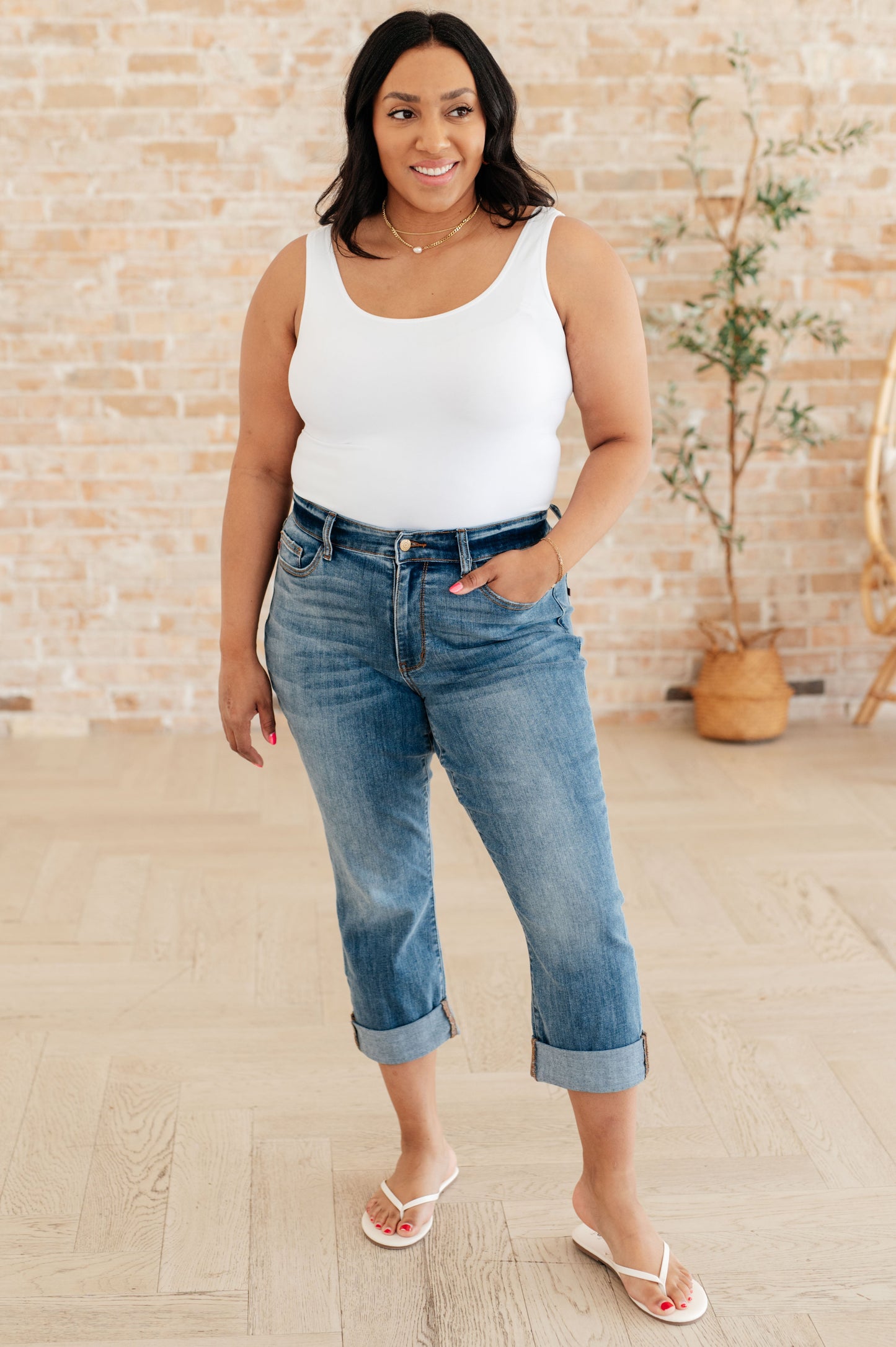 Judy Blue 22.5" Laura Mid Rise Cuffed Skinny Capri Jeans