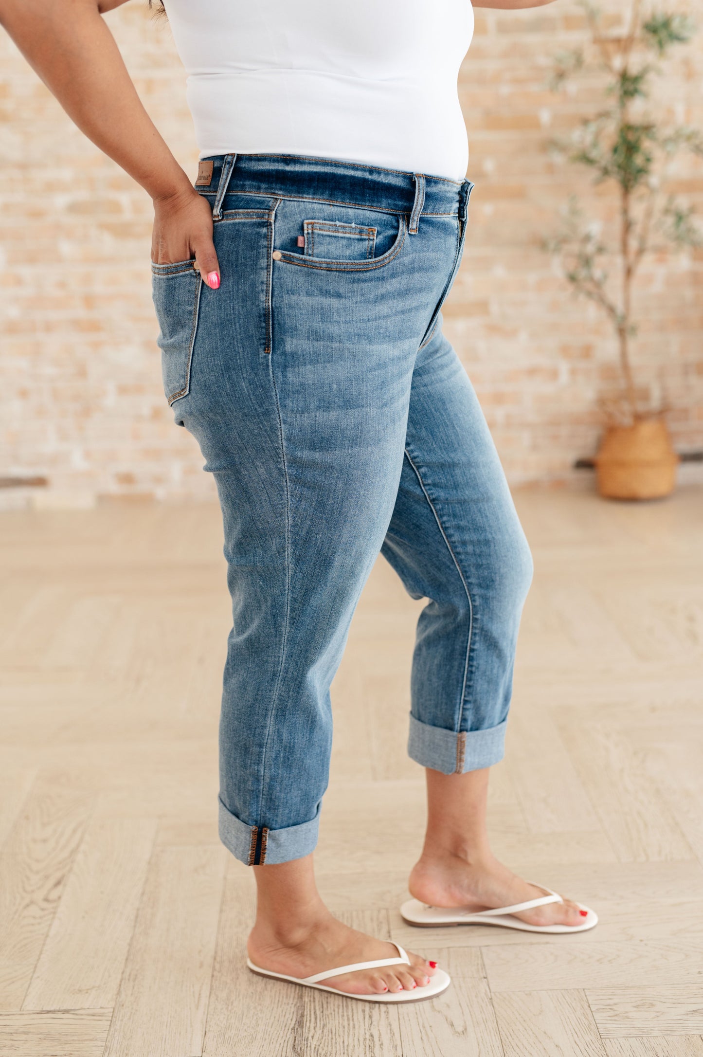 Judy Blue 22.5" Laura Mid Rise Cuffed Skinny Capri Jeans