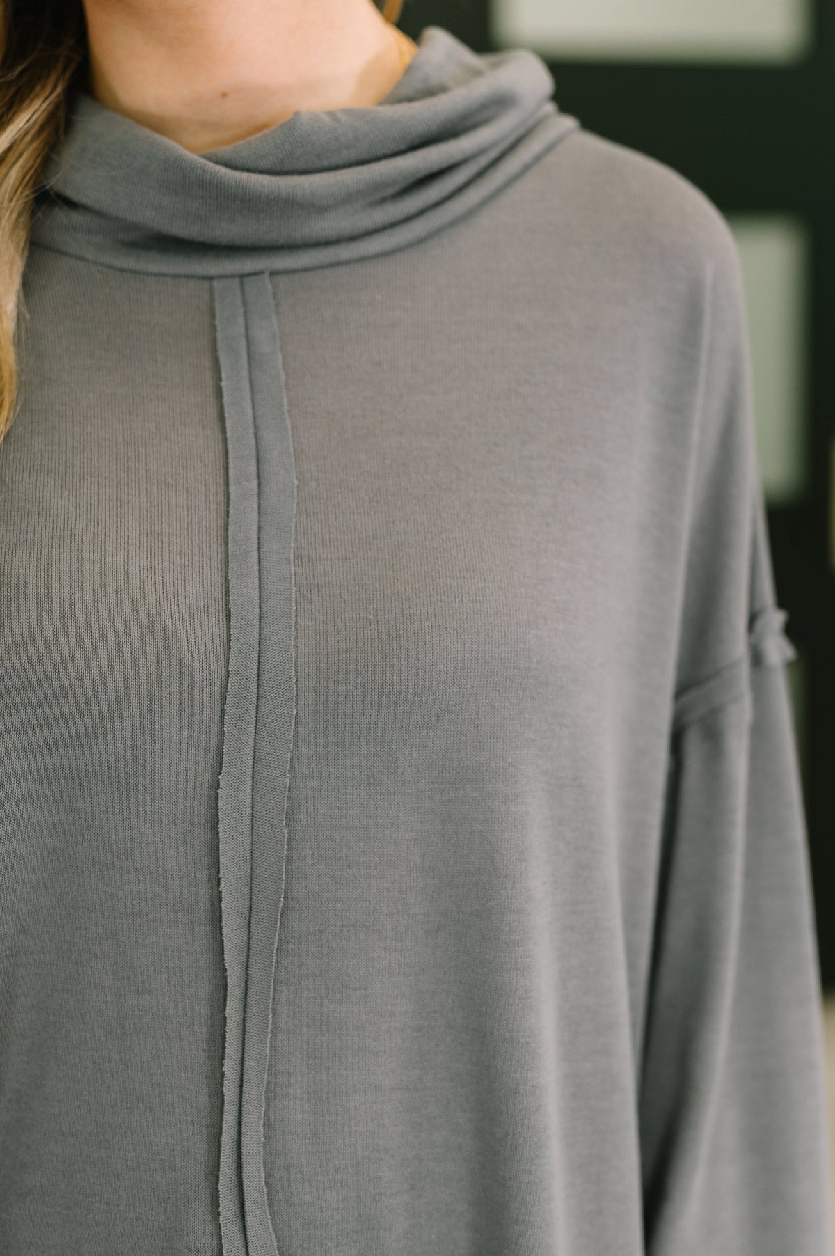 Metro Flow Center Seam Turtleneck