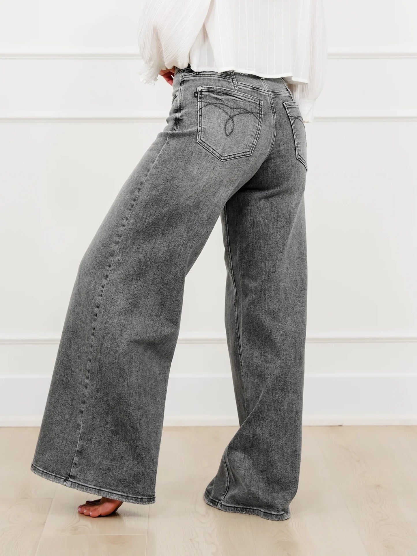 Judy Blue Mid Rise Palazzo Split Back Yoke in Gray