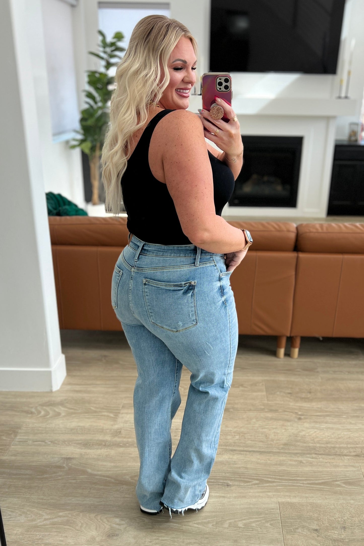 Judy Blue 33" Mildred High Rise V Front Waistband Straight Jeans