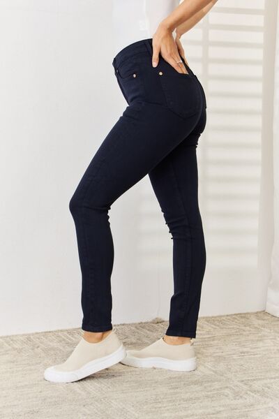 Judy Blue 28" Garment Dyed Tummy Control Skinny Jeans in Navy